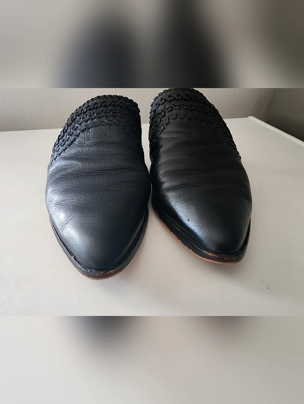 Vince Camuto Sona Mule sandals Women's Size 9.5 Pointy Toe Shoe Black Leather - Picture 3 of 11